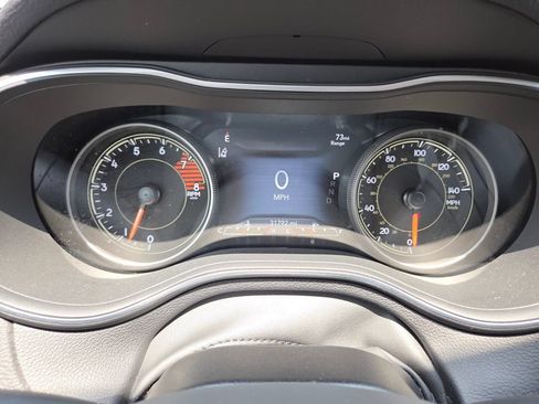 Used 2022 Jeep Cherokee Trailhawk w/ Premium Leather Package AWD/4WD image 35