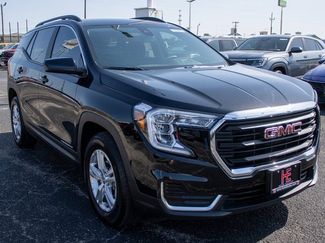 Used 2024 GMC Terrain SLE w/ Driver Convenience Package image 1