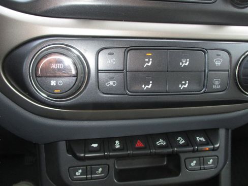 Used 2021 Chevrolet Colorado Z71 image 31