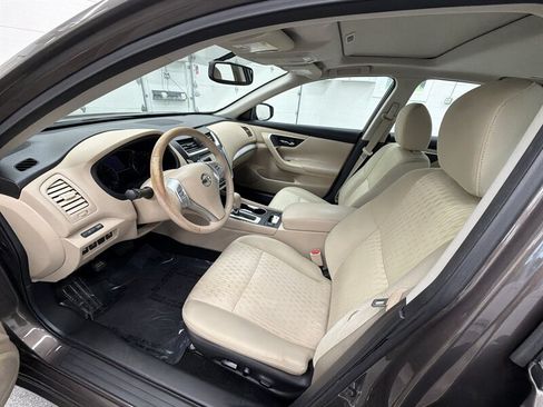 Used 2016 Nissan Altima 2.5 SV w/ Convenience Package FWD image 10