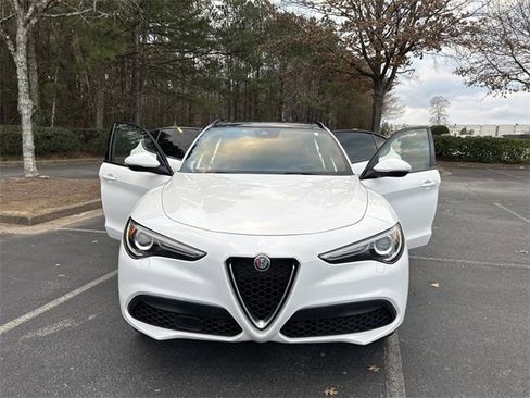 Used 2022 Alfa Romeo Stelvio Ti image 10