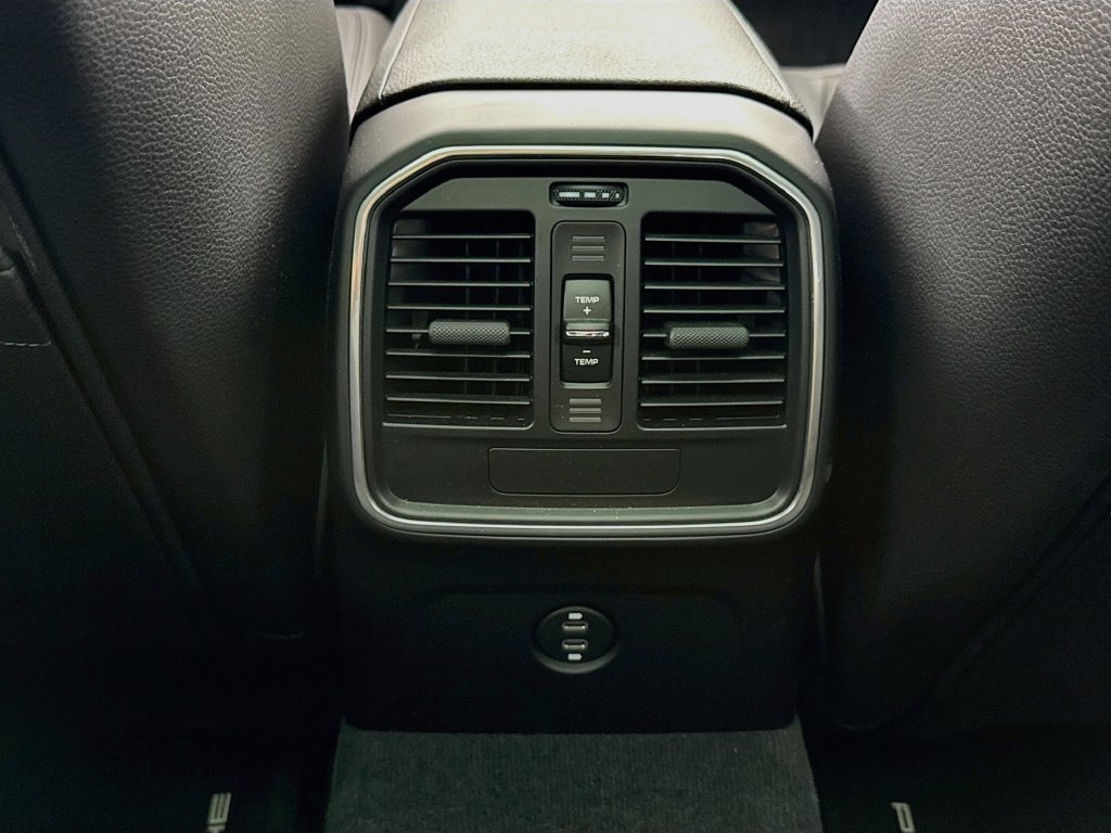 Certified 2023 Porsche Macan Turbo AWD/4WD image 26