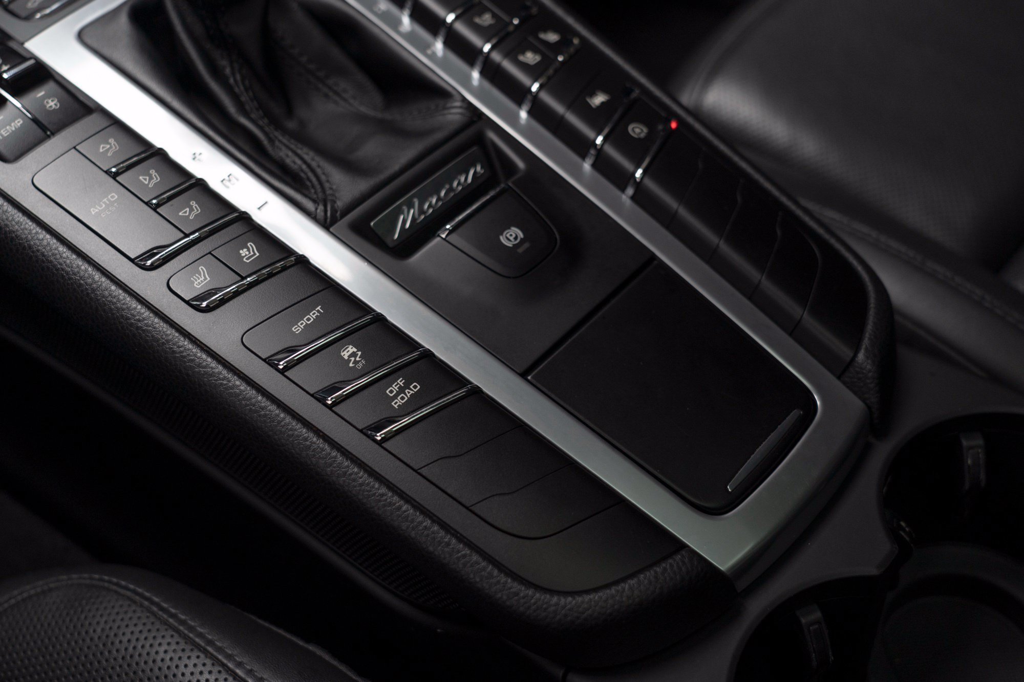 Used 2020 Porsche Macan AWD/4WD image 38