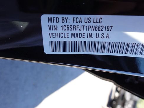 Used 2023 RAM 1500 Laramie AWD/4WD image 21