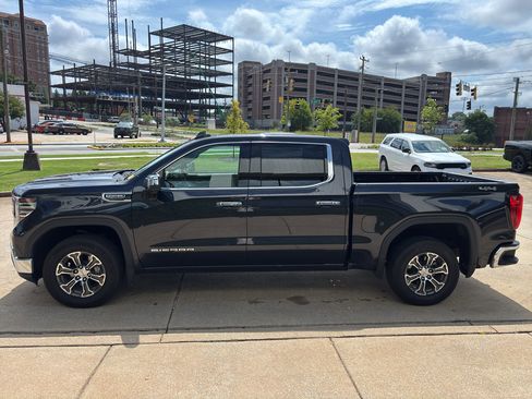 Used 2025 GMC Sierra 1500 SLT AWD/4WD image 5