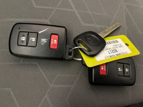 Certified 2020 Toyota Tacoma TRD Off-Road w/ Technology Package image 24