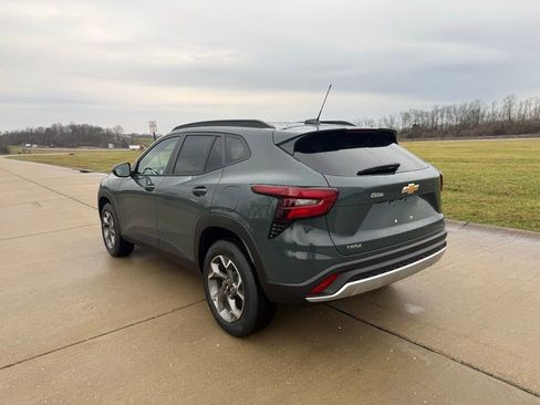 New 2026 Chevrolet Trax LT w/ Driver Confidence Package image 7