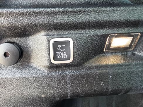 Used 2021 Jeep Grand Cherokee L Laredo AWD/4WD image 39