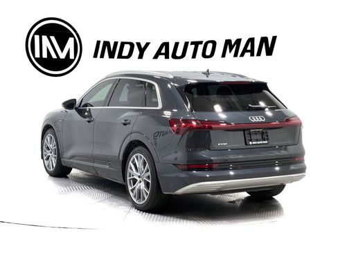 Used 2019 Audi e-tron Prestige w/ Prestige Package image 6