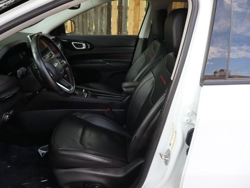 Used 2022 Jeep Compass Trailhawk w/ Trailhawk Elite Group AWD/4WD image 19