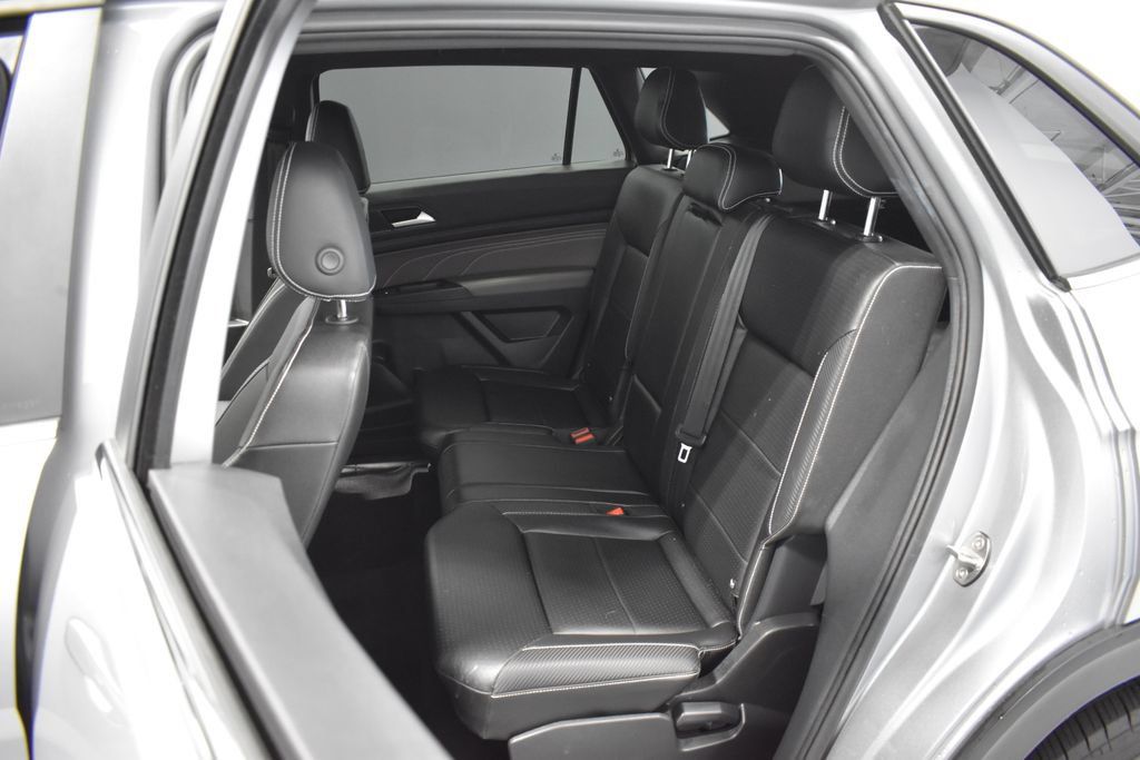 Used 2023 Volkswagen Atlas Cross Sport SE AWD/4WD image 29