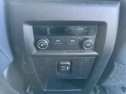 Used 2021 Chevrolet Traverse LT AWD/4WD image 22