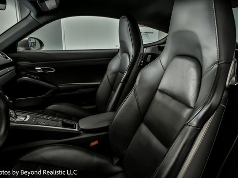 Used 2023 Porsche 718 Cayman T w/ Sport Chrono Package image 18