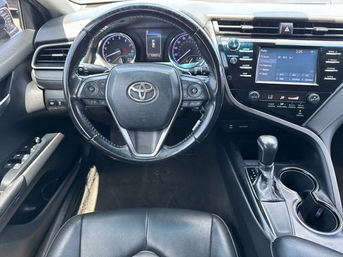 Used 2019 Toyota Camry SE FWD image 21