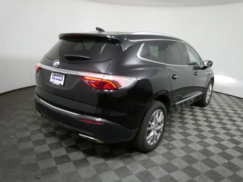 Used 2023 Buick Enclave Premium image 3
