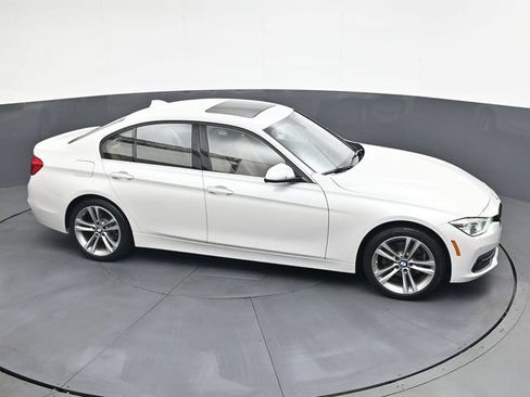 Used 2017 BMW 330i Sedan RWD image 29