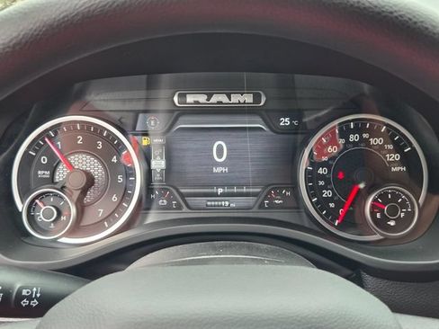 New 2026 RAM 1500 Express AWD/4WD image 19