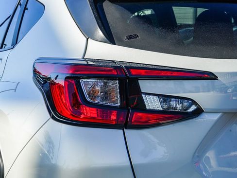 Used 2025 Subaru Crosstrek 2.5i Limited w/ Crosstrek Mirror Package image 9