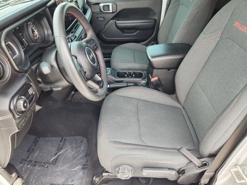 Used 2024 Jeep Wrangler Unlimited Rubicon AWD/4WD image 16