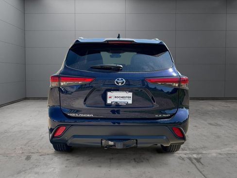 Used 2023 Toyota Highlander XLE AWD/4WD image 4