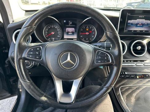 Used 2019 Mercedes-Benz GLC 300 w/ Premium Package image 18