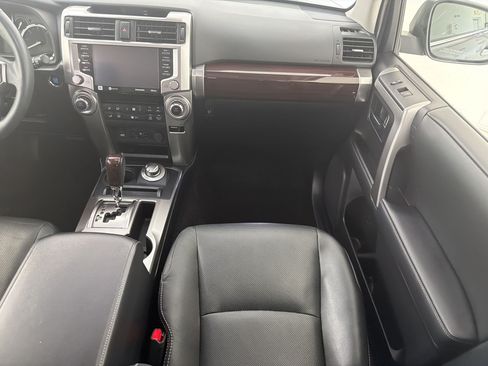 Used 2022 Toyota 4Runner Limited AWD/4WD image 28