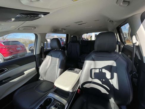 Used 2024 Kia Carnival LX image 35