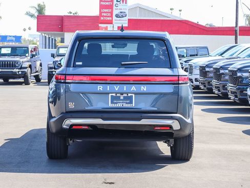 Used 2023 Rivian R1S Launch Edition AWD/4WD image 5