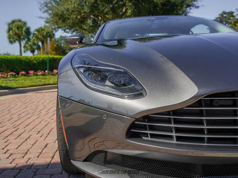 Used 2020 Aston Martin DB11 Volante image 65