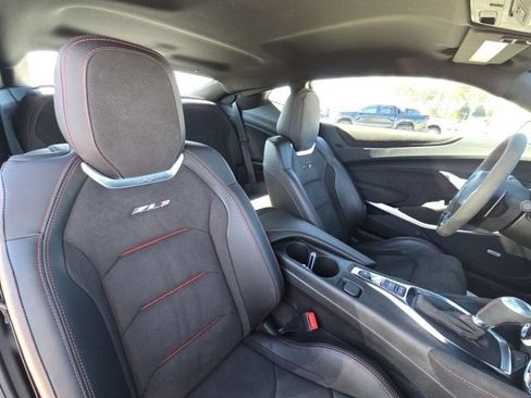 Used 2022 Chevrolet Camaro ZL1 image 15