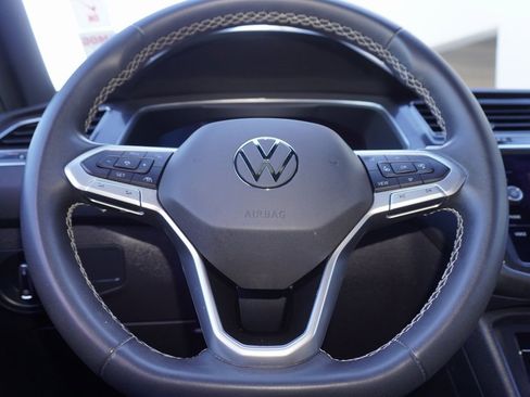 Used 2023 Volkswagen Tiguan SE image 22