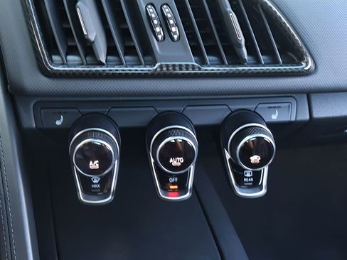 Used 2018 Audi R8 V10 image 22