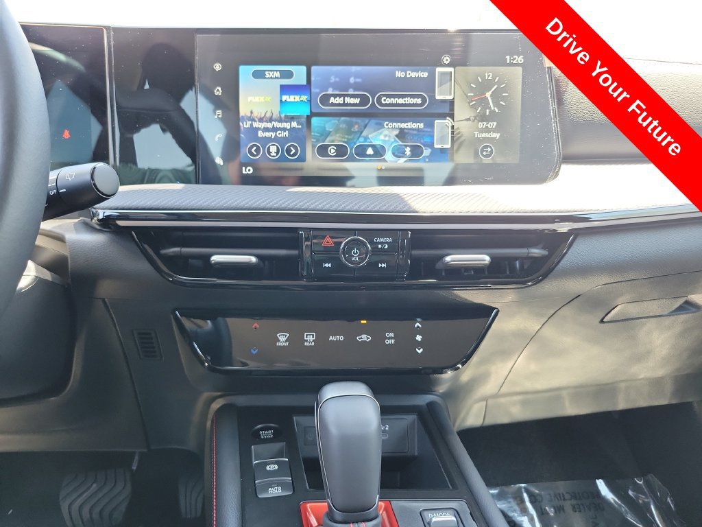 Used 2025 Nissan Kicks SR FWD image 15