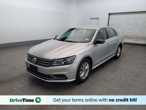 Used 2017 Volkswagen Passat 1.8T S FWD image 1