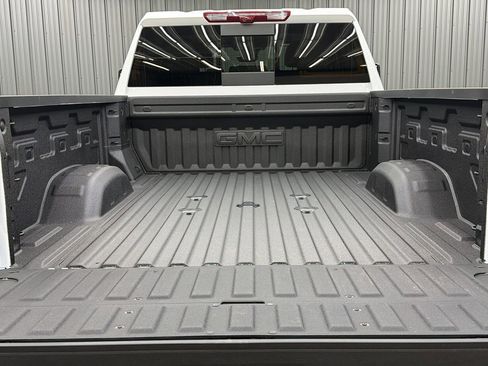 Used 2026 GMC Sierra 3500 Denali w/ Technology Package image 16