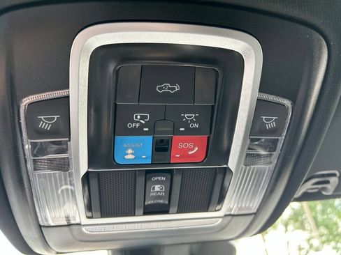 New 2026 RAM 1500 4x4 Crew Cab image 25