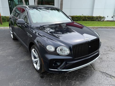 Used 2023 Bentley Bentayga Extended Wheelbase image 6