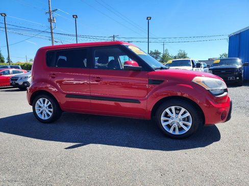 Used 2012 Kia Soul + FWD image 4