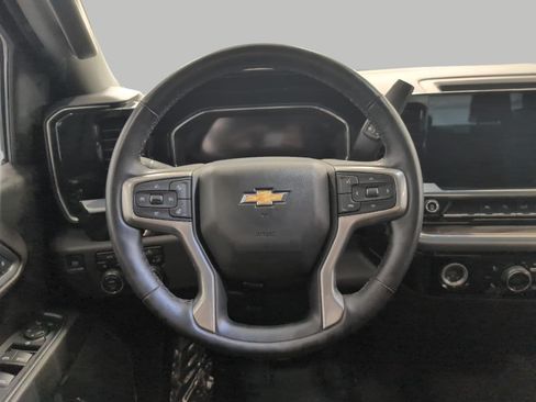 Used 2024 Chevrolet Silverado 1500 LT AWD/4WD image 5