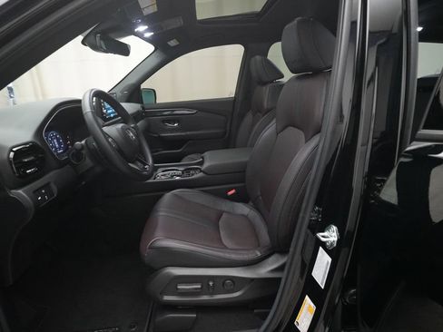 Certified 2025 Honda Pilot Black Edition image 7