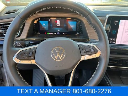Used 2024 Volkswagen Atlas SE AWD/4WD image 17