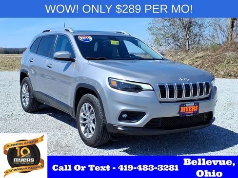Used 2019 Jeep Cherokee Latitude Plus w/ Comfort/Convenience Group AWD/4WD image 1