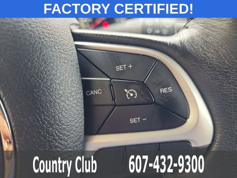 Used 2021 Jeep Renegade Latitude w/ Convenience Group AWD/4WD image 18