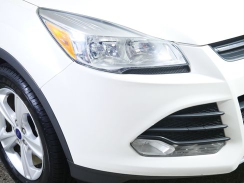 Used 2015 Ford Escape SE FWD image 16