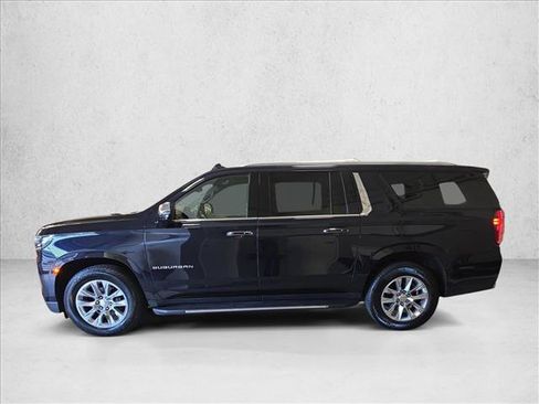 Used 2021 Chevrolet Suburban Premier w/ Premium Package AWD/4WD image 8