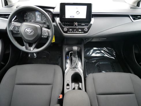 Used 2023 Toyota Corolla LE image 12