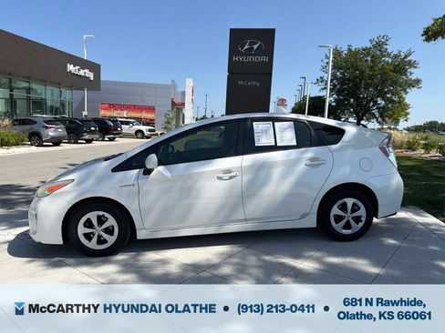 Used 2013 Toyota Prius Three FWD image 2