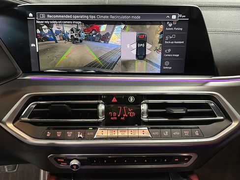 Used 2022 BMW X6 M50i w/ Parking Assistance Package image 23