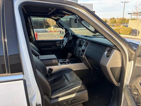 Used 2017 Ford Expedition EL Limited image 14