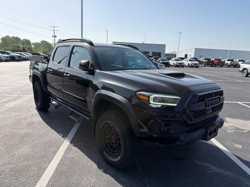 Used 2023 Toyota Tacoma TRD Pro AWD/4WD image 9